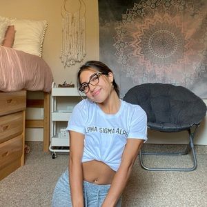 Meet your Posher, Maddie